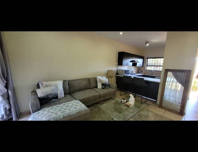 2 BEDROOM TOWNHOUSE FOR SALE IN MULBARTON